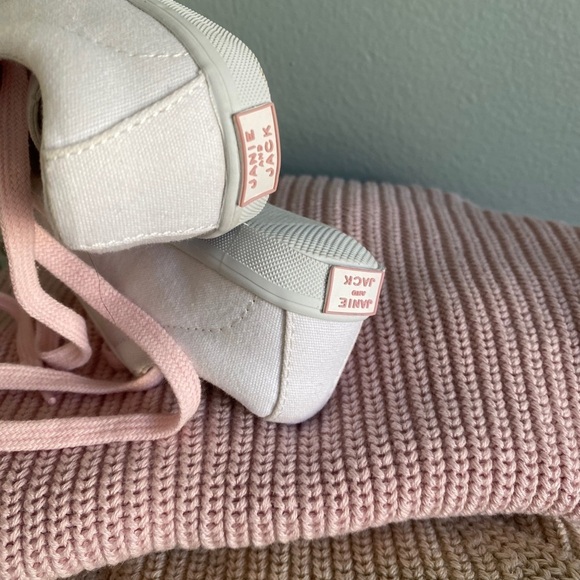 JANIE and Jack white sneakers size 5 - Picture 5 of 5